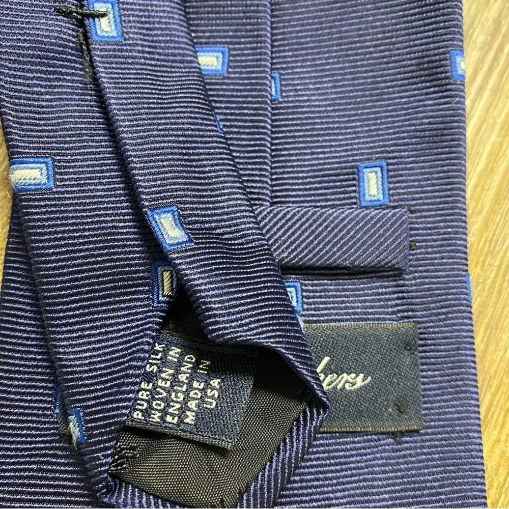 Brooks Brothers Navy Blue Patterned‎ Embroidered Men's Silk Tie Vintage 90’s